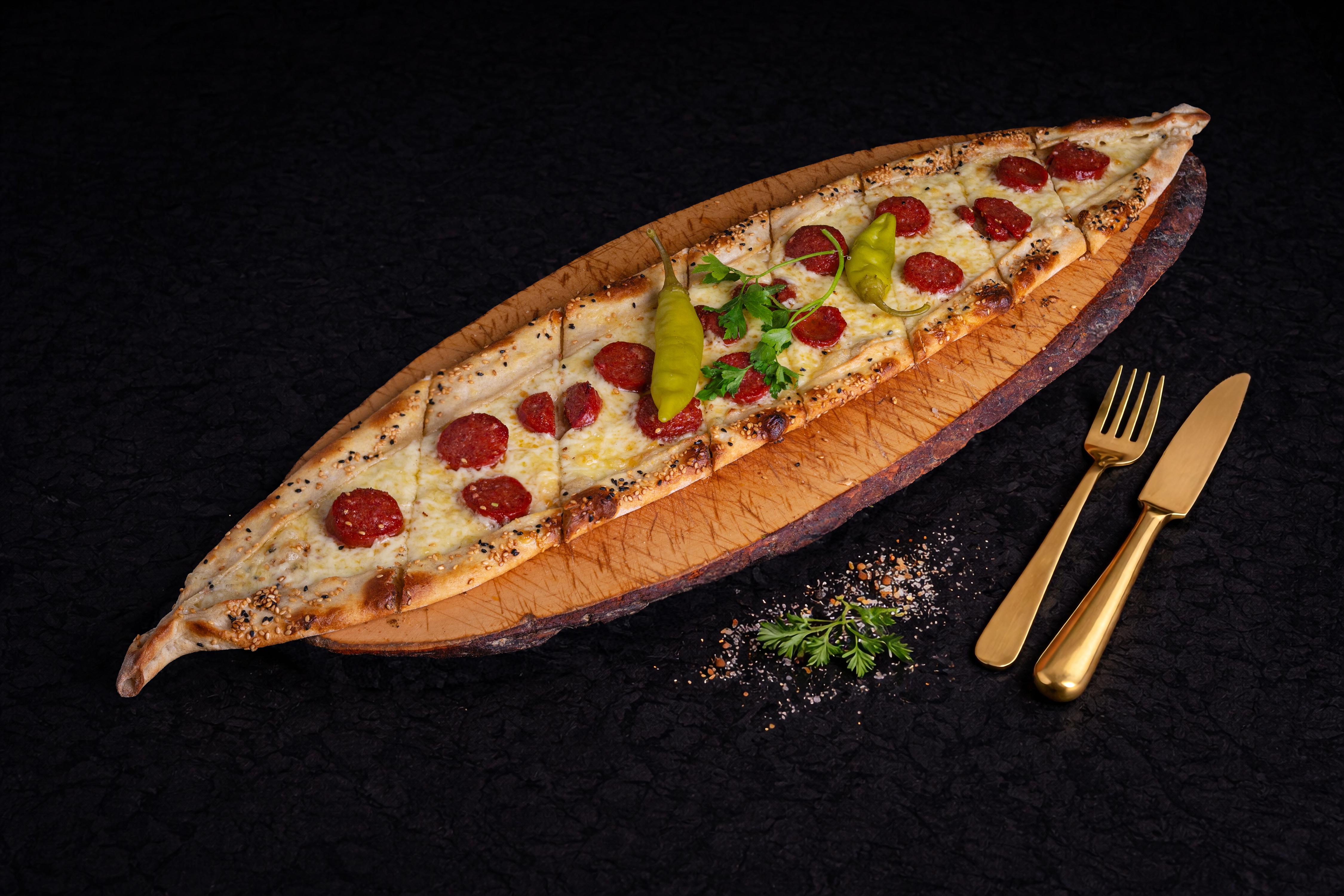 Pide with kaşar cheese and sucuk